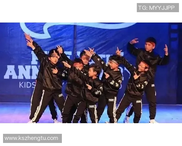 成都街舞队战术解析：如何在舞台上展现团队默契与个性魅力